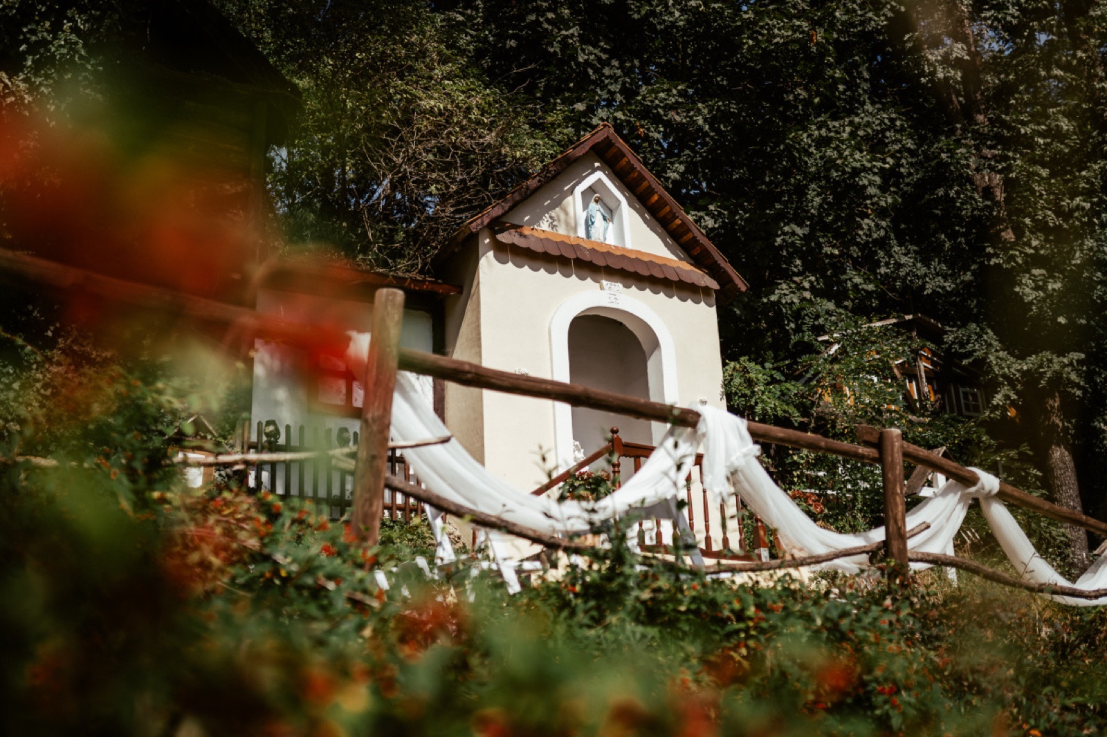 Hlubočepský Zámeček – Folklore Garden foto 4