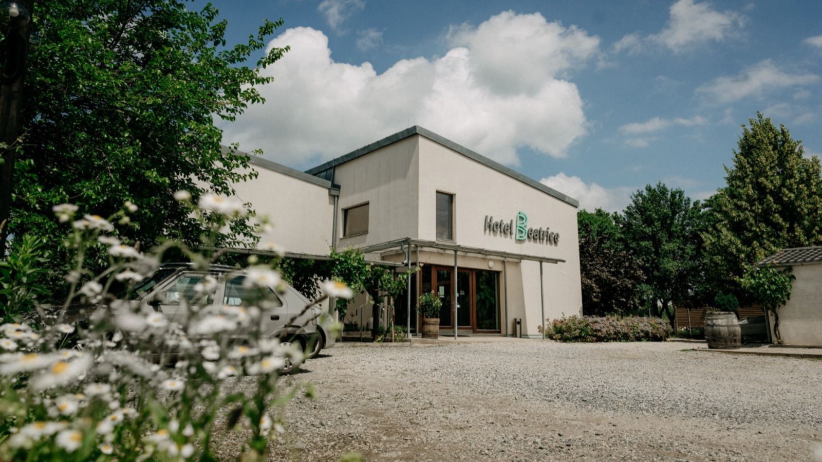 Vinné sklepy u Jeňoura a Hotel Beatrice