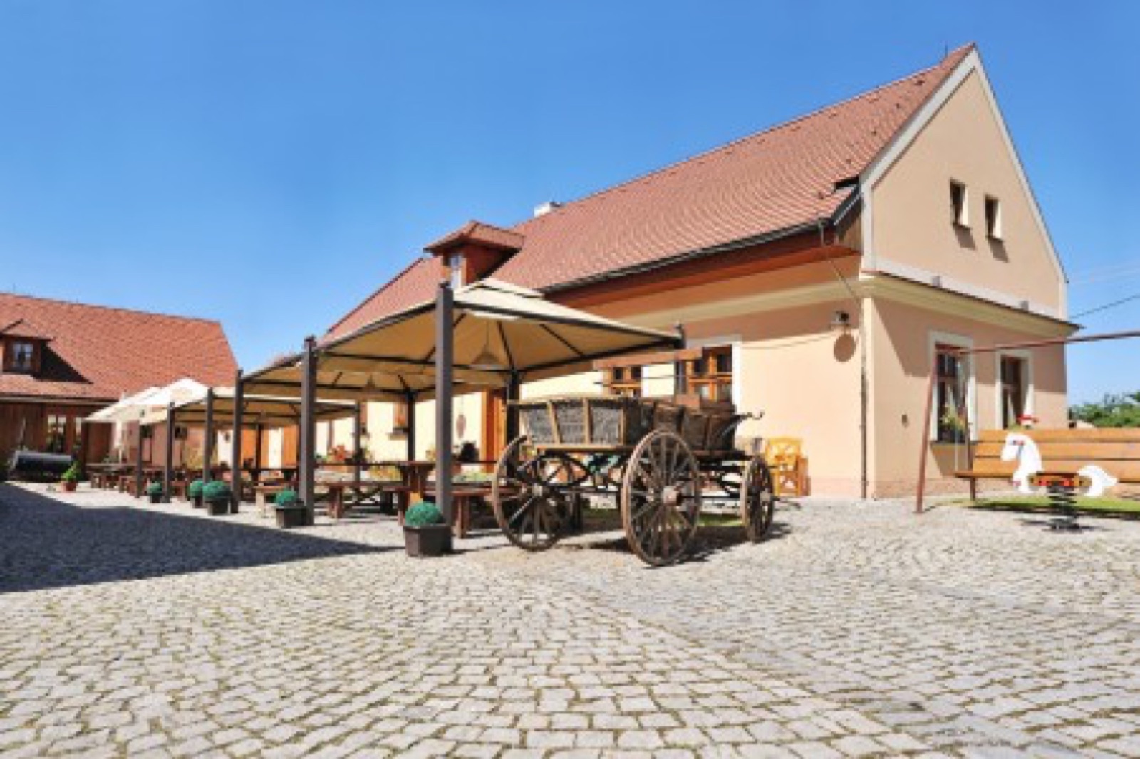 Restaurace a Penzion U Matasů foto 3