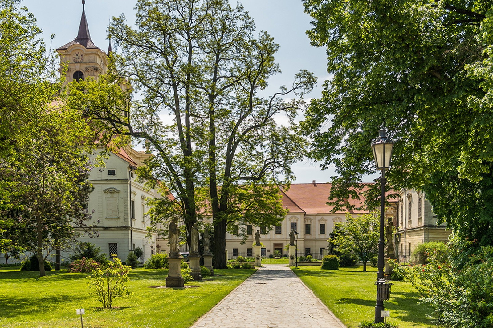 Restaurace TAVERNA u Benediktinů Rajhrad foto 9