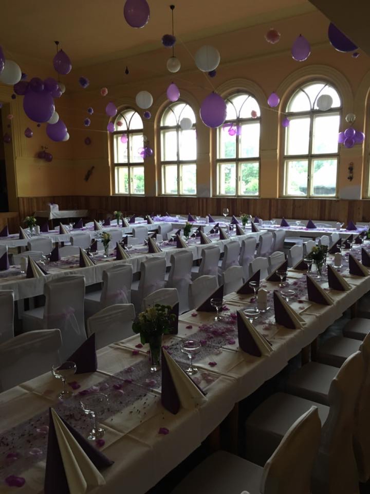 Prvorepublikový sál restaurace Na Veselce foto 6