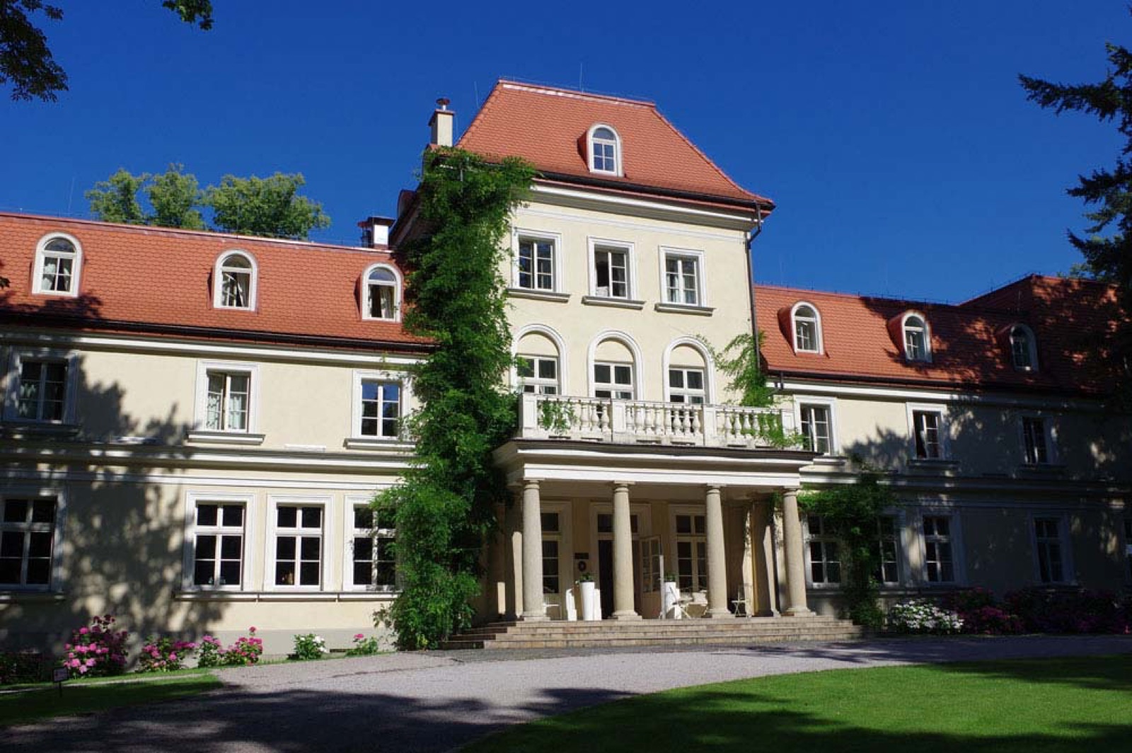 Dwór Sieraków