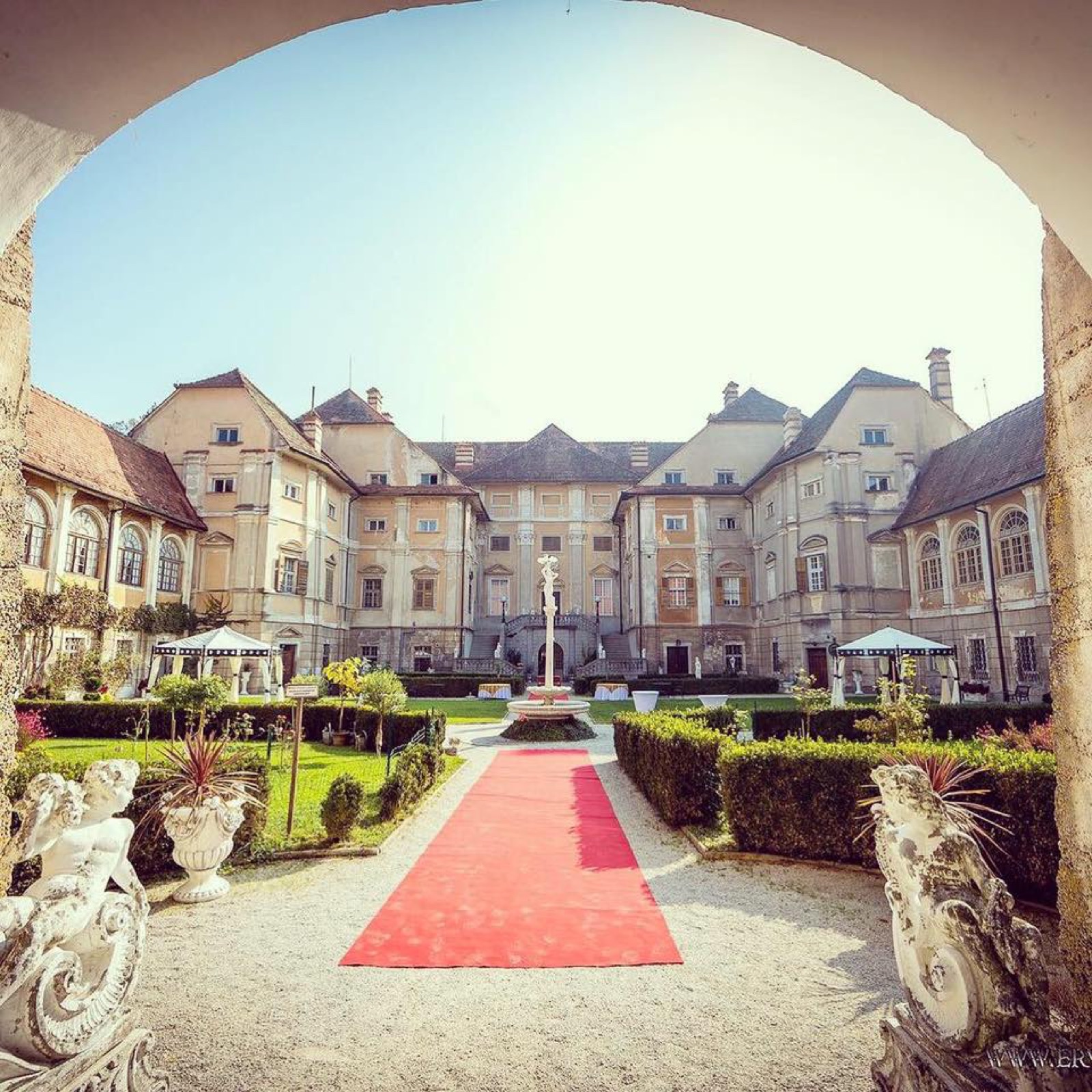 Dvorec Štatenberg foto 1