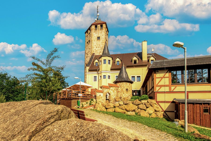 Liberecká výšina - rozhledna s restaurací, hotelem a wellness foto 1