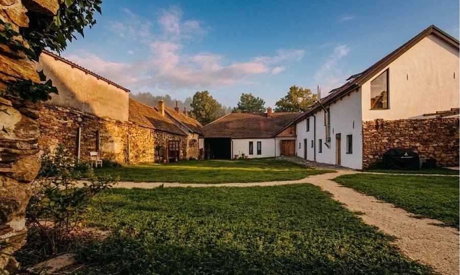 statek Vilémov – wellness ráj s bazénem a vířivkou pro 16 osob foto 1