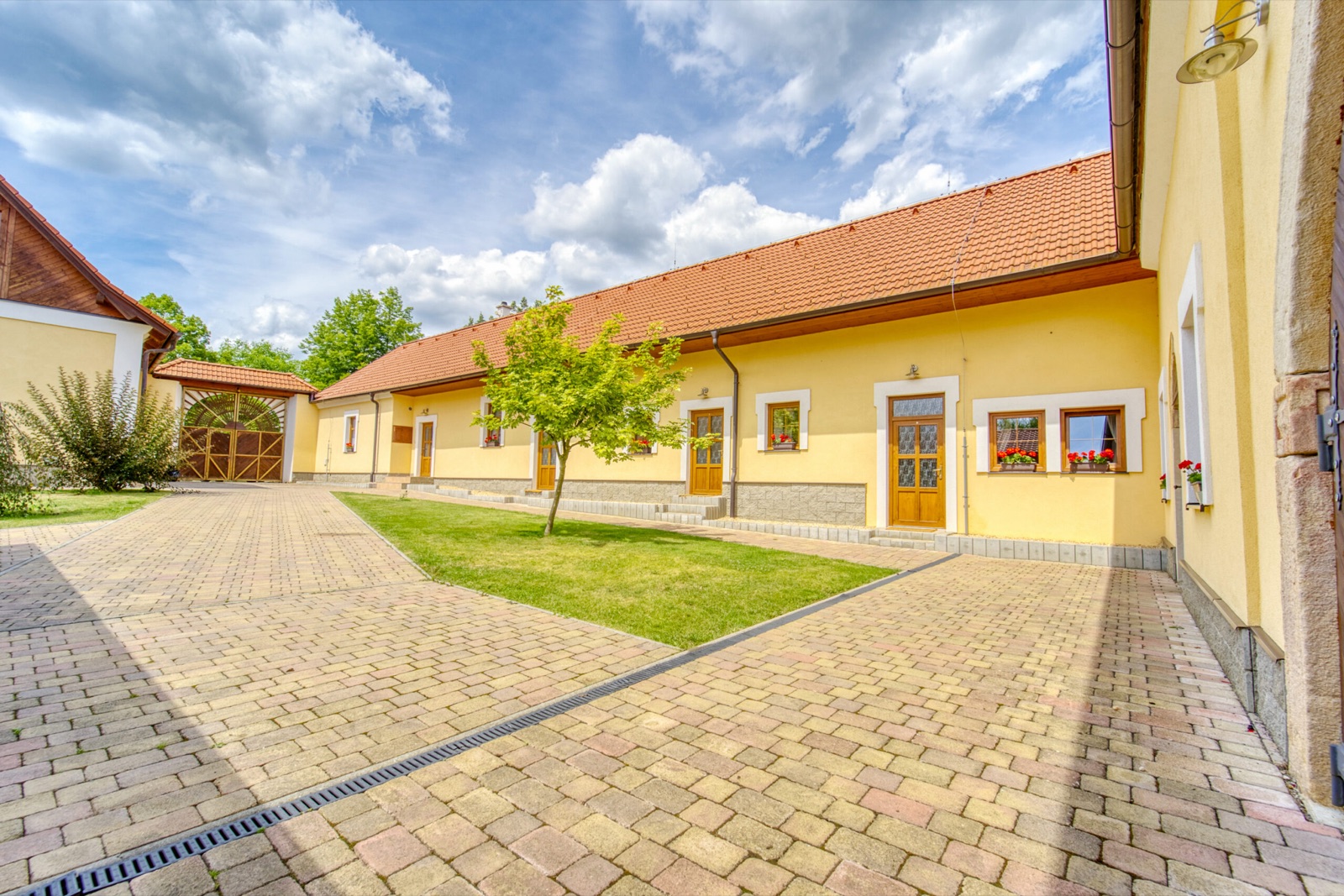 Bušovický dvůr foto 6