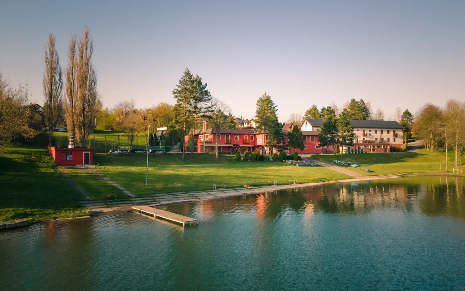 Penzion Maják & Camp; Yacht Club Restaurant